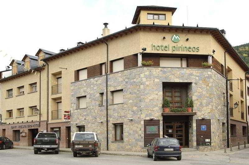 Hotel Pirineos Castejón de Sos Exterior foto